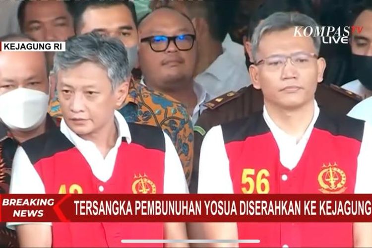 Brigjen Hendra Kurniawan dan Kombes Agus Nurpatria di Gedung Kejaksaan Agung, Jakarta, Rabu (5/10/2022).