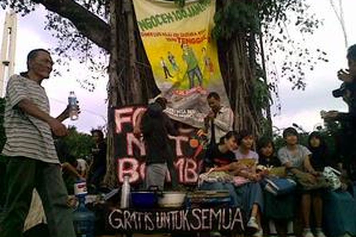 Aksi mengecam lumpur Lapindo