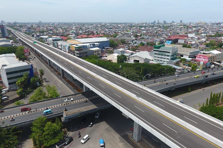 Tol Layang AP Pettarani diresmikan hari Ini, Kamis (18/03/2021) dan soap beroeprasi. Tol layang yang menjadi ikon Kota Makassar ini membentang 4,3 kilometer.