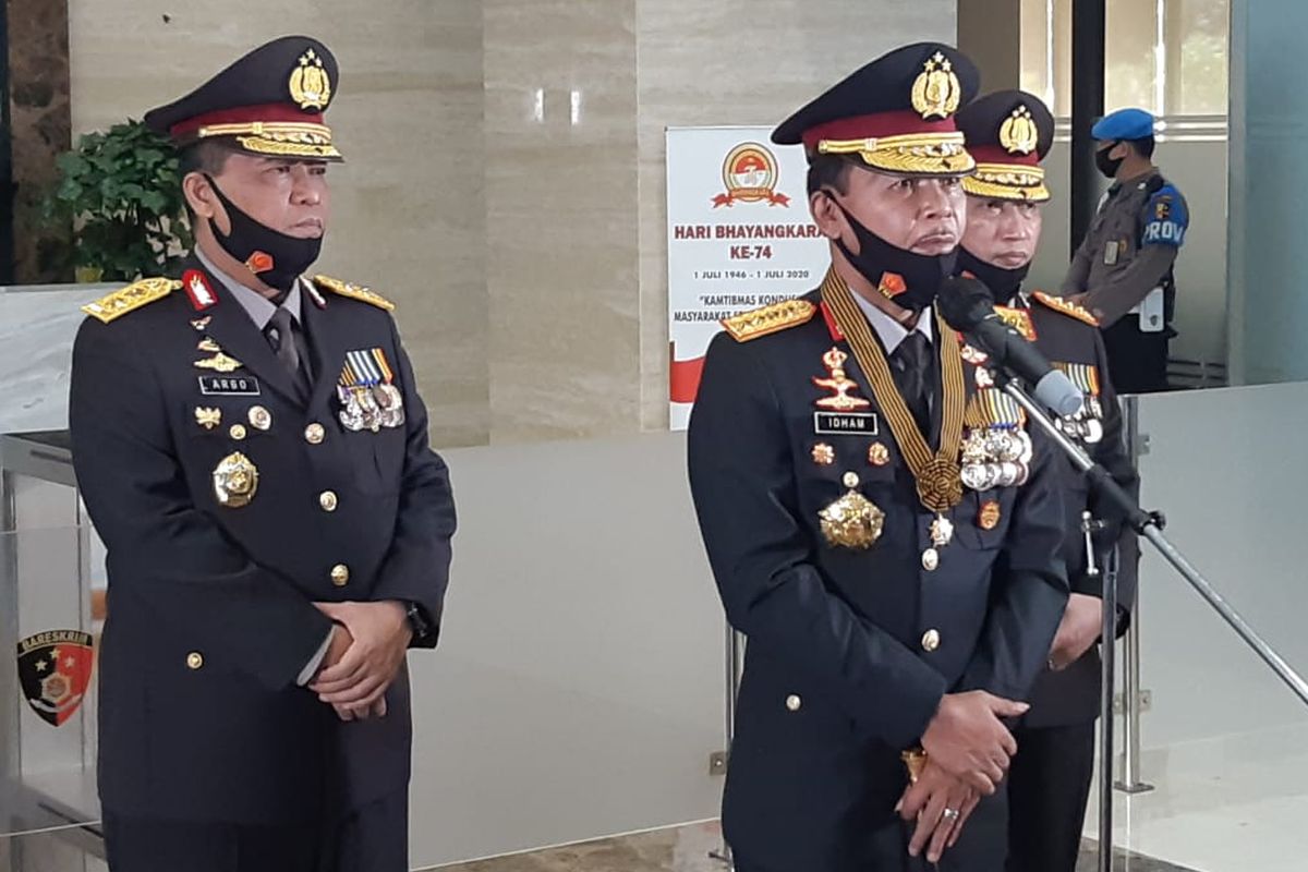 Indonesian National Police Chief General Idham Azis gives a press conference at National Police headquarters in Jakarta (1/7/2020)