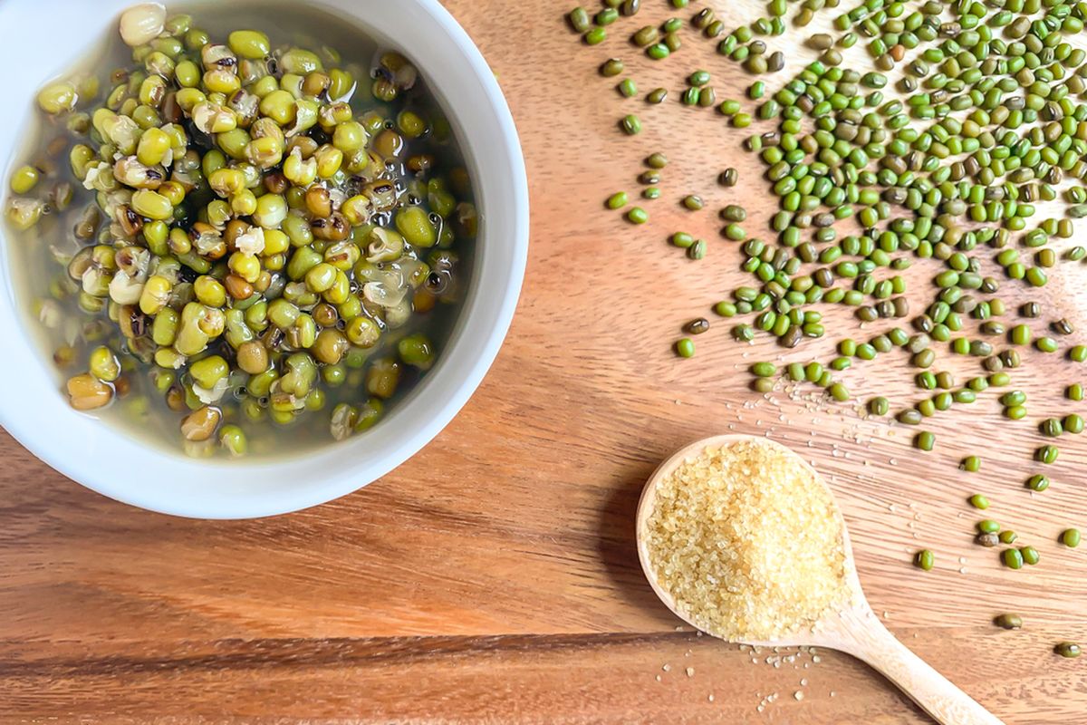 Ilustrasi bubur kacang hijau jahe.