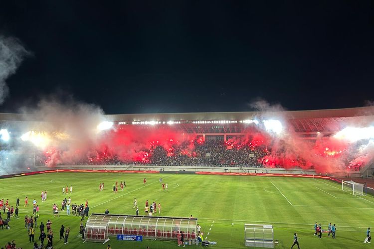 Persis Solo Dibayangi Sanksi Ratusan Juta akibat Flare di Manahan, Direktur: Tim yang Kena Imbasnya