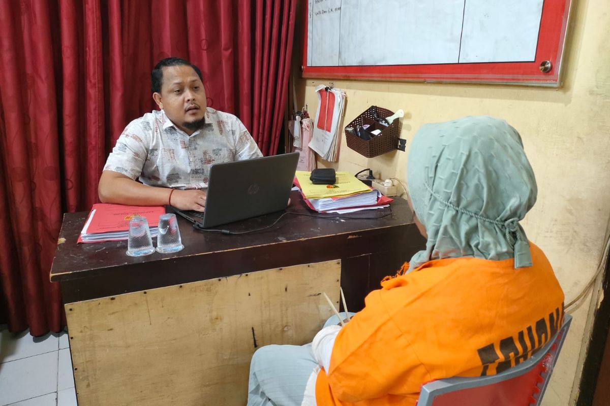 Satreskrim Polres Situbondo Polda Jatim menangkap Wawa (53) warga Kecamatan Mangaran, Kabupaten Situbondo, Provinsi Jawa Timur.