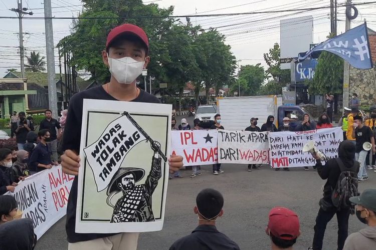 Aksi penolakan tambang Wadas oleh berbagai macam gabangan mahasiswa dan Kawan-kawan jaringan Solidaritas Wadas di Purworejo tanggal 22 Maret 2022. 