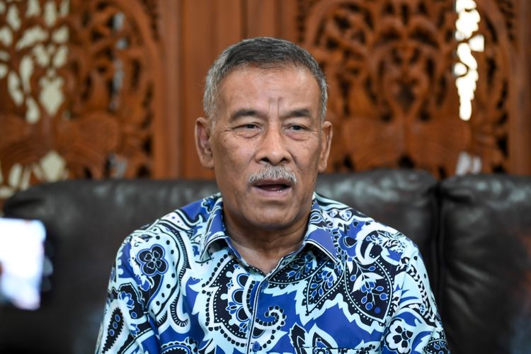 Komisaris Persib Bandung  Umuh Muchtar 