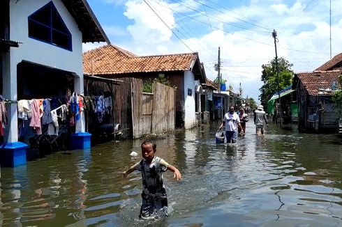 Pengungsi Banjir Demak Mulai Terserang Gatal-gatal dan ISPA