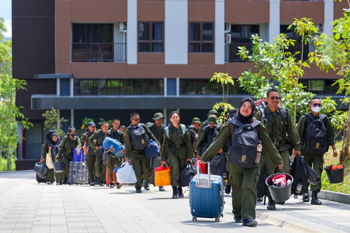 Sebanyak 574 Calon Pegawai Negeri Sipil (CPNS) Otorita Ibu Kota Nusantara (IKN) telah tiba dan mulai menempati hunian yang disiapkan pemerintah di IKN.
