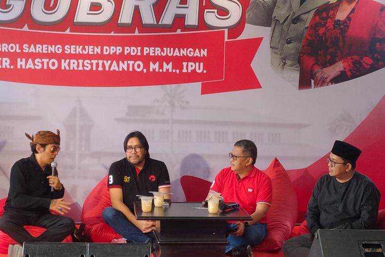 Acara Ngobras Ngobrol Bareng Sekjen di Kantor DPC PDI-P Kota Bandung yang dihadiri oleh Sekjen PDI-P Hasto Kristiyanto dan Ketua DPD PDI-P Jawa Barat Ono Surono, Jumat (27/1/2023).