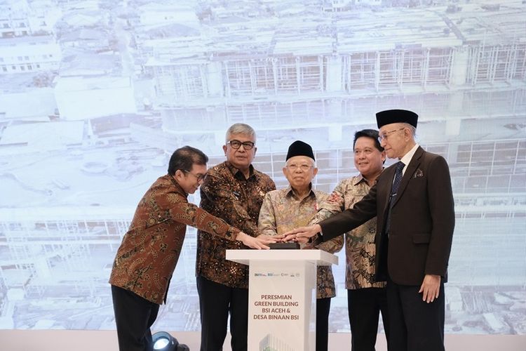 Wapres RI Ma?ruf Amin saat meresmikan Gedung Landmark BSI Aceh. 