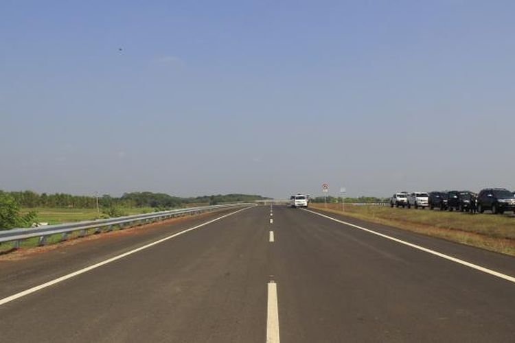 Kondisi Tol Cikampek-Palimanan sepanjang 116,75 kilometer yang dibangun PT Lintas Marga Sedaya.