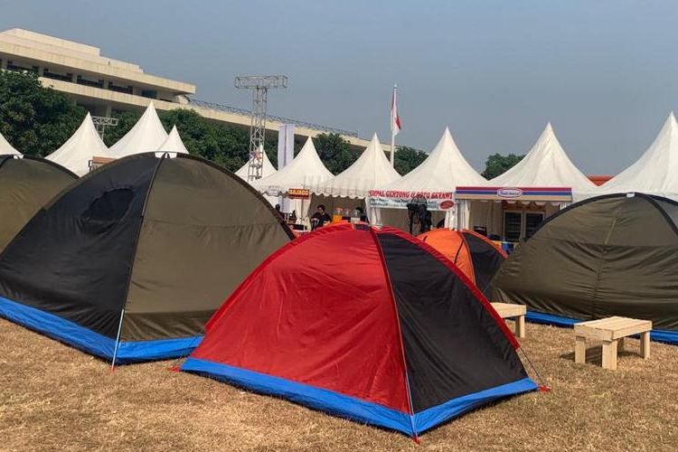 Tenda-tenda kemping pada pergelaran IIOutfest 2019 yang dimulai pada Kamis (1/8/2019) hingga Minggu (4/8/2019).