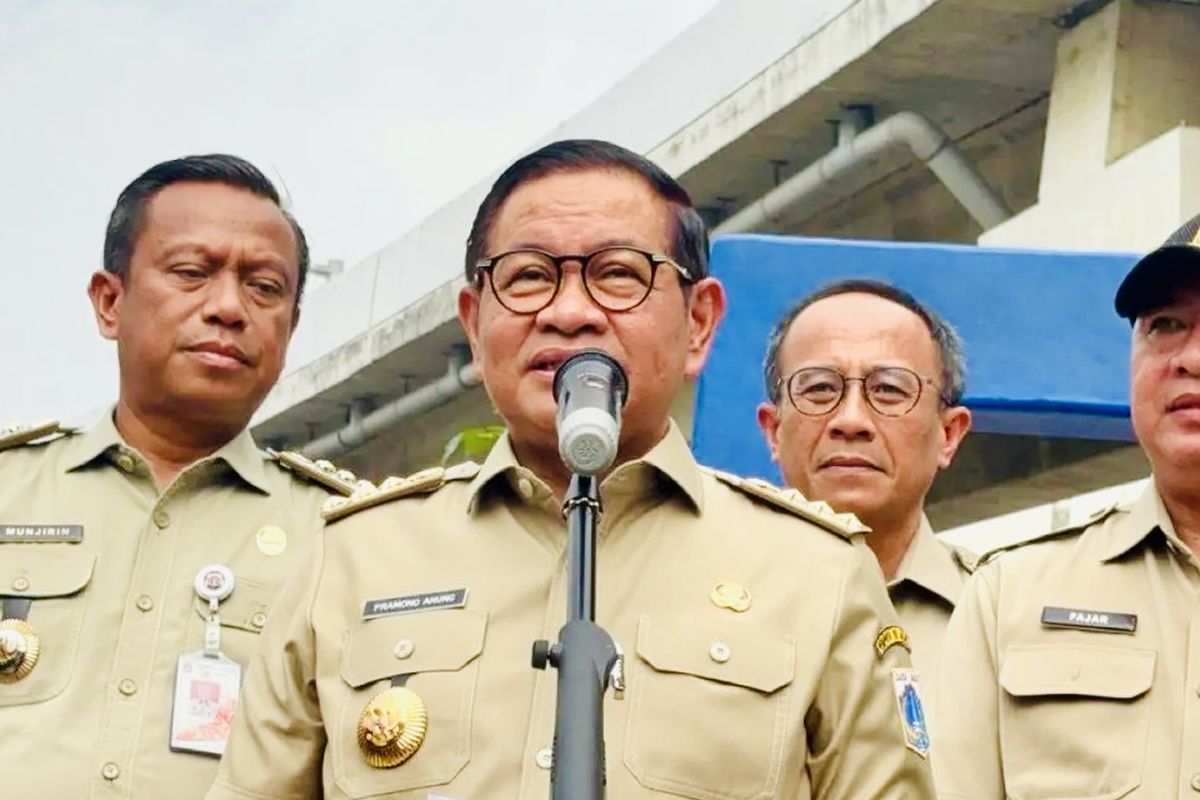 Pramono Tegaskan Larangan Atribut Parpol di Flyover dan Jalan Utama Berlaku  buat Semua Partai