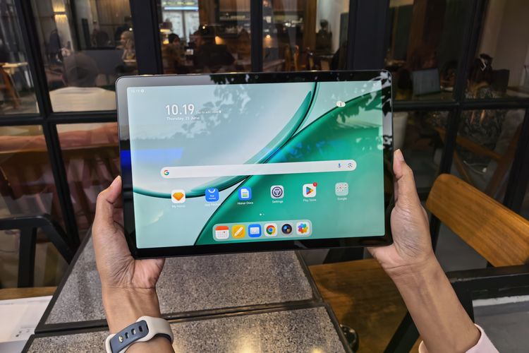 Nonton Bola dengan Honor Pad X8b, Baterai 10.000 mAh Awet