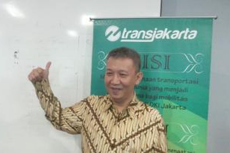 Direktur Utama PT Transportasi Jakarta yang baru, Budi Kaliwono usai acara serah terima jabatan dari pejabat yang lama di Kantor PT Transjakarta, di Cawang, Jakarta Timur, Kamis (7/1/2016).