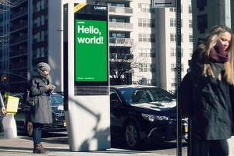 Salah satu kios internet LinkNYC di kota New York, AS