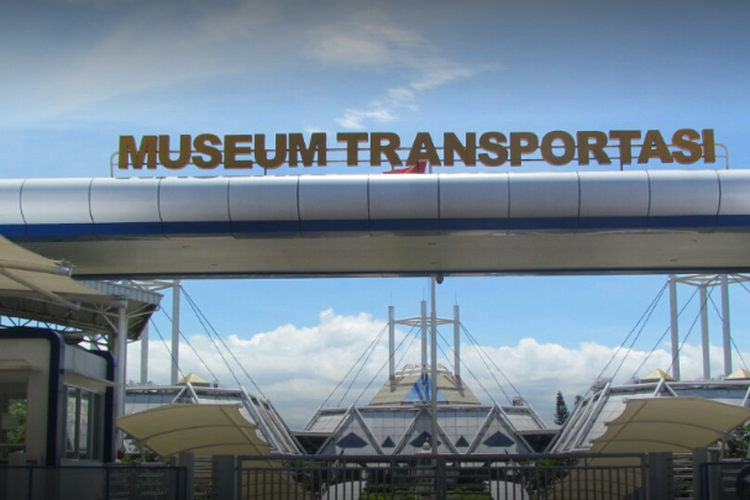 Halaman Depan Museum Transportasi di TMII