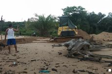 Cerita Warga Pesisir Pantai Sungai Batang Nunukan yang Rumahnya Hampir Roboh karena Penambangan Pasir Ilegal
