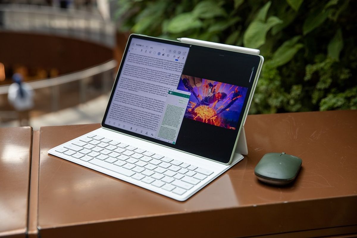 HUAWEI MatePad 12 X menjadi tablet ideal untuk profesional muda dengan pengalaman lebih dari laptop. 
