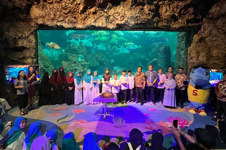 Sea World Ancol resmi memasuki usia ke-33 tahun pada tanggal 2 Oktober 2025. Sejak dibuka pertama kali pada tahun 1992, Sea World Ancol telah menjadi salah satu destinasi eduwisata kelautan yang menghadirkan pengalaman unik untuk mengenal lebih dekat keindahan dan kekayaan laut nusantara.