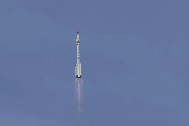 Saingi AS, China Akan Kirim Tiga Astronot ke Luar Angkasa