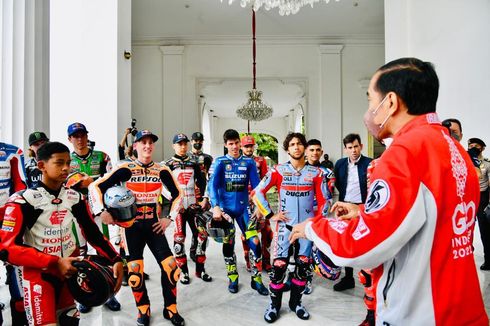 Jokowi: Saya Juga Suka Mengendarai Motor walau Motornya Tak Sekeren Milik Kalian