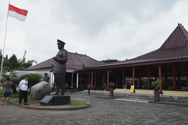 Area depan Museum HM Soeharto 