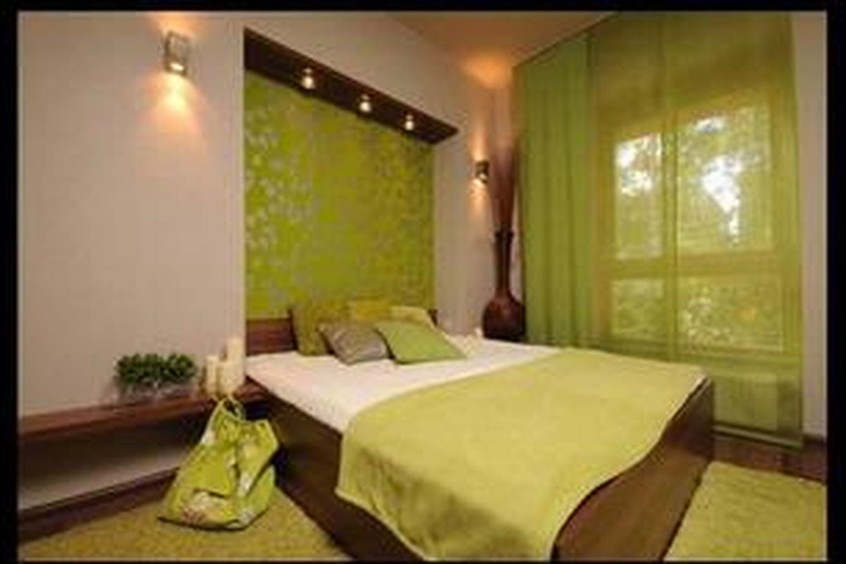 Marks merekomendasikan penggunaan cat dan warna-warna berkilau secukupnya saja untuk penggunaan di rumah pribadi.