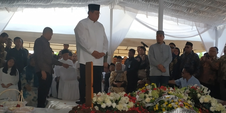 Susilo Bambang Yudhoyono (SBY) di Taman Pemakaman Umum (TPU) Taman Kusir, Jakarta Selatan.