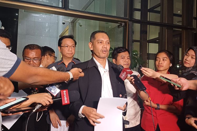 Wakil Ketua Komisi Pemberantasan Korupsi (KPK) Nurul Ghufron menyebut, sejumlah pegawai lembaga antirasuah telah dipanggil ke Bareskrim Mabes Polri untuk dimintai keterangan di tahap penyelidikan, Senin (20/5/2024).
