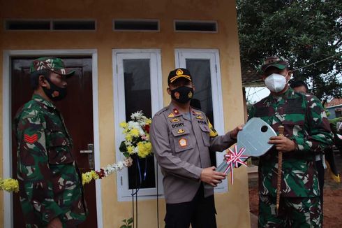 Rasa Haru Anggota TNI Dibangunkan Rumah oleh Wakapolres