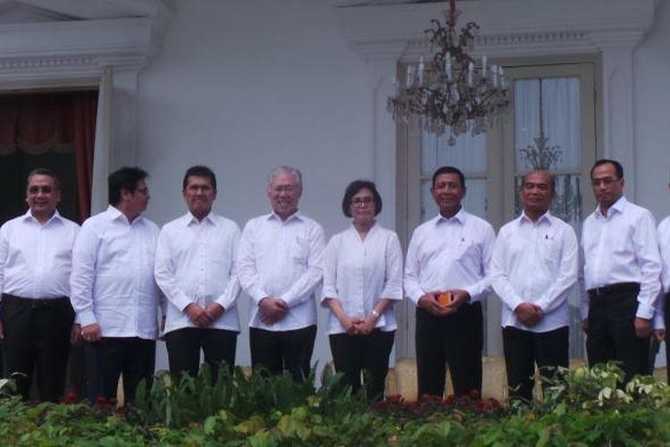 Sembilan menteri baru kabinet kerja yang diperkenallan Jokowi di Istana Merdeka, Jakarta, Rabu (27/7/2016).