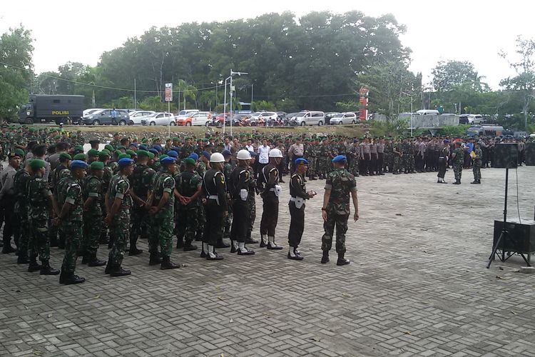 Apel pasukan gabungan TNI-Polri di Lapangan Bhaypark Mapolda Kepulauan Bangka Belitung, Rabu (13/3/2019).