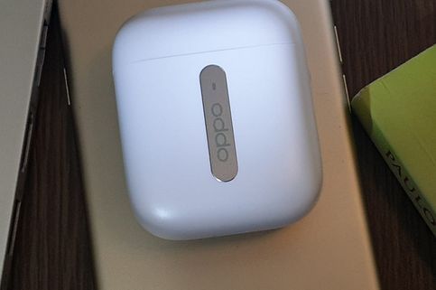 Melihat Lebih Dekat TWS Oppo Enco Free, Mirip AirPods  Apple?