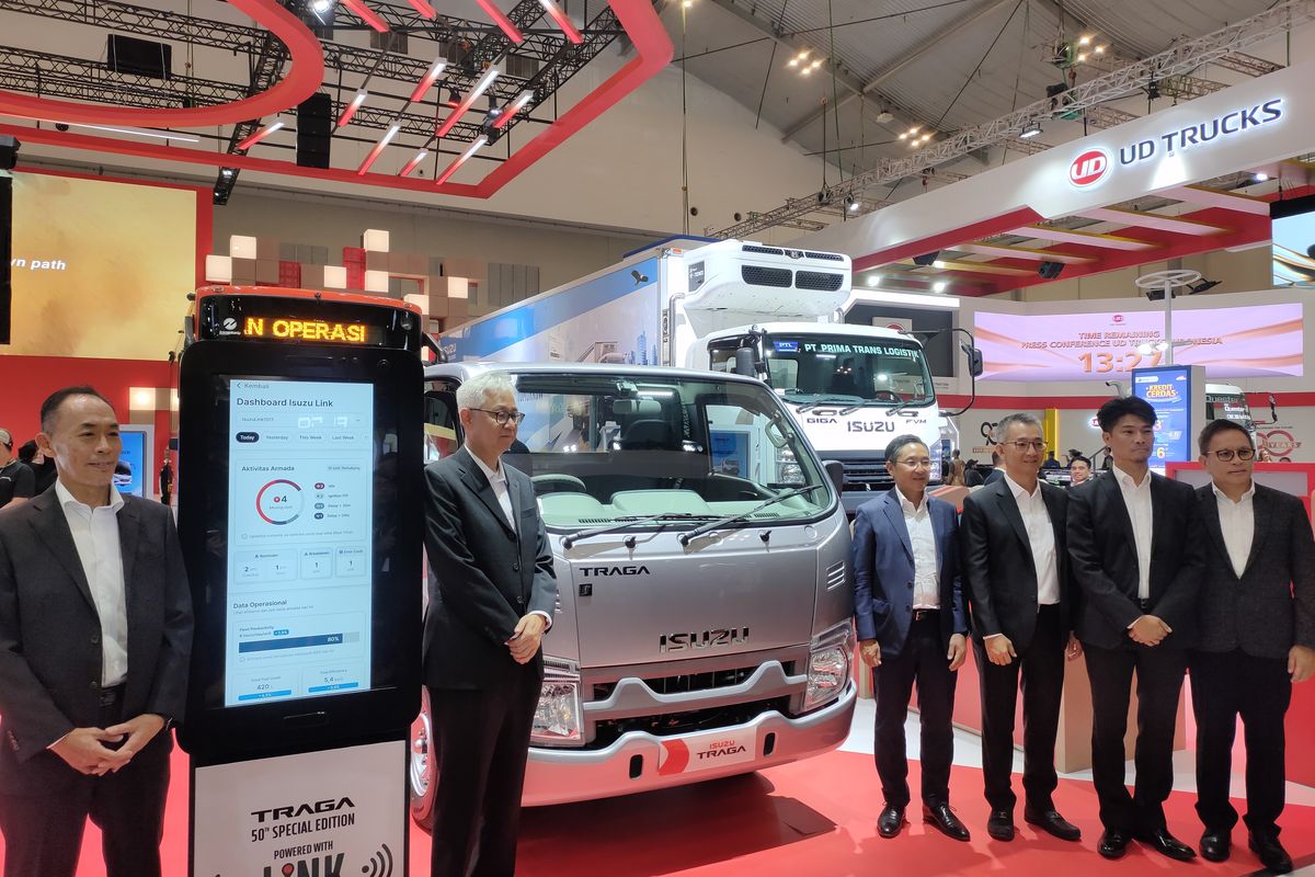 Pembukaan booth Isuzu di GIIAS 2025