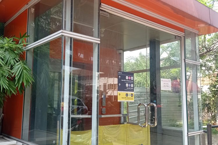 Lift Halte TransJakarta Velbak Mati, Warga Khawatir Penumpang Prioritas Terdampak