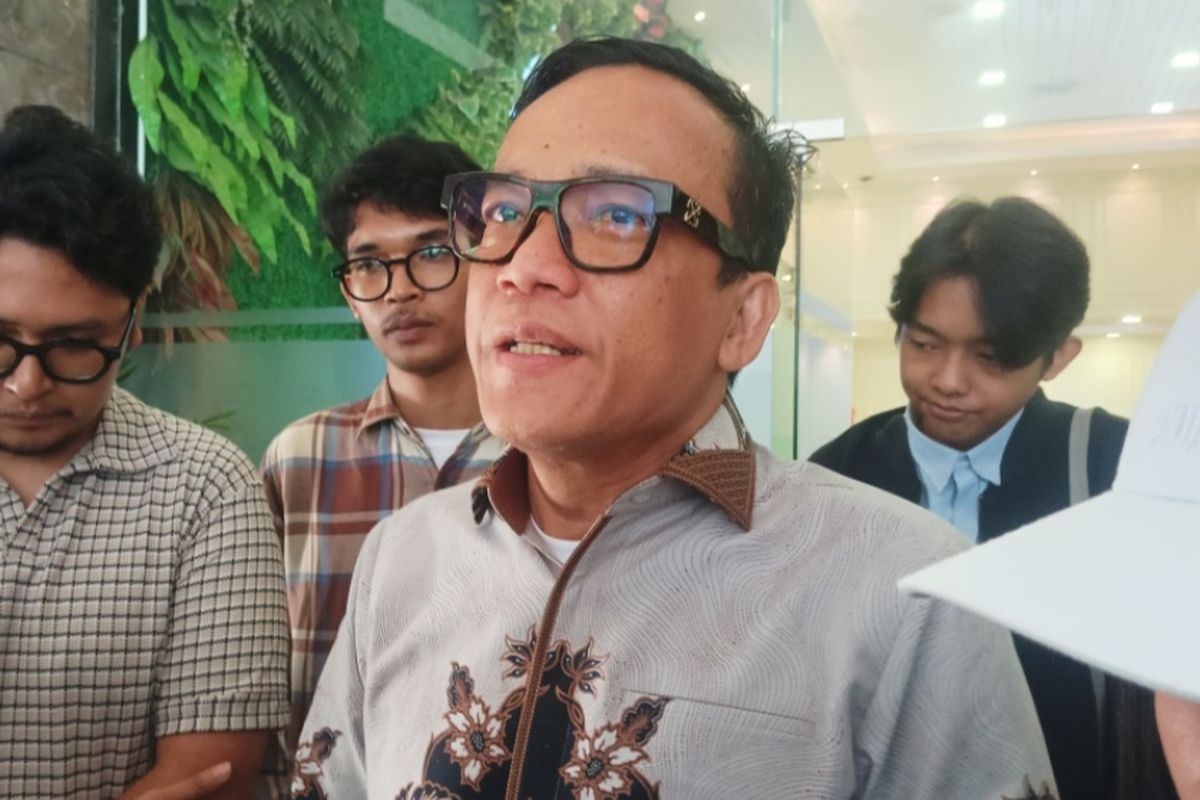 Wamenaker Emmanuel Ebenezer di Kantor Kemenaker, Jakarta, Jumat (31/1/2025).