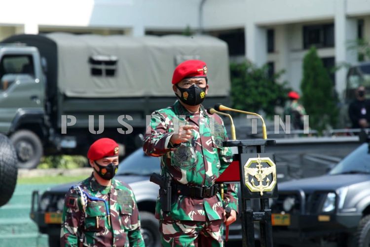 Panglima TNI Marsekal TNI Hadi Tjahjanto melakukan inspeksi mendadak (sidak) di Markas Komando Pasukan Khusus (Kopassus) TNI AD, Cijantung, Jakarta Timur, Kamis (19/11/2020). 