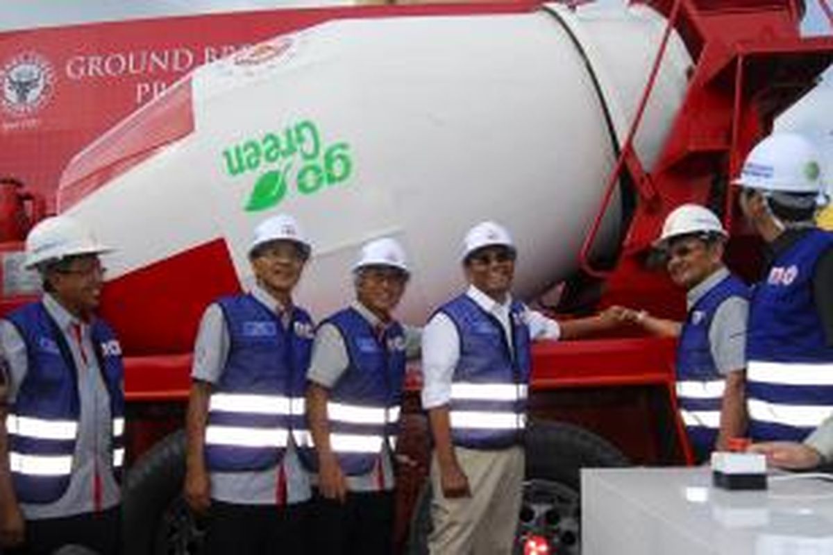 Suasana ground breaking pabrik Indarung VI milik Semen Padang, Senin (26/5/2014)