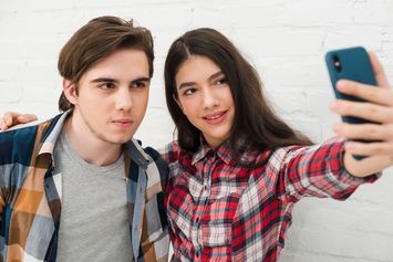 Apa Arti Friendzone, Ciri-Ciri, dan Cara Mengatasinya yang Perlu Diketahui