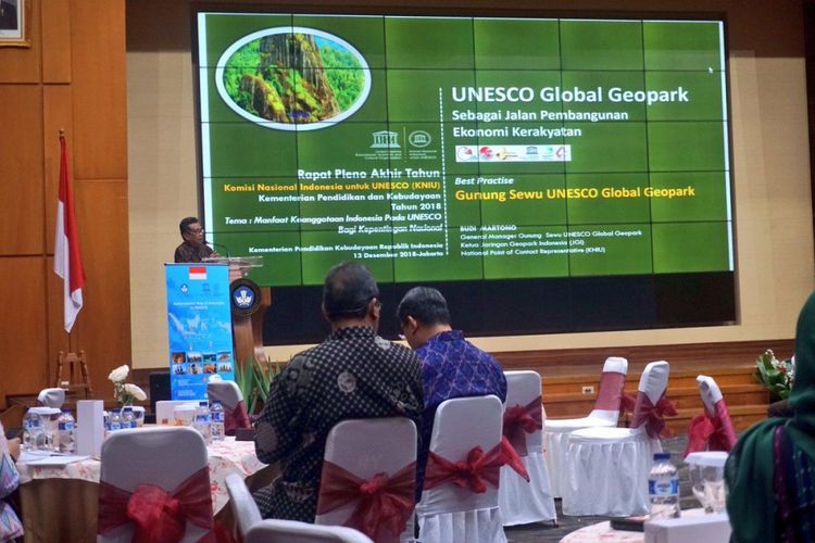 Komite Nasional Indonesia untuk UNESCO (KNIU) menggelar rapat pleno akhir tahun 2018 di Graha Utama Kementerian Pendidikan dan Kebudayaan (Kemendikbud), Jakarta (13/12/2018).