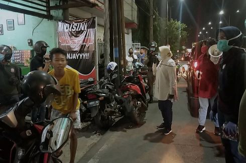 Turun dari Mobil, Risma Marahi Puluhan Remaja Tak Pakai Masker di Pinggir Jalan