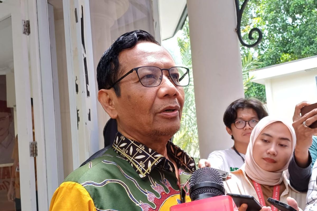 Calon wakil presiden (cawapres) nomor urut 3 Mahfud MD di Jalan Teuku Umar 9, Menteng, Jakarta, Selasa (23/1/2024). 