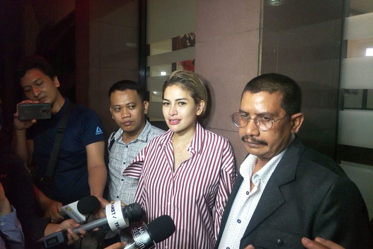 Foto : 4 Fakta Pemeriksaan Nikita Mirzani, Menolak Disebut Cepu