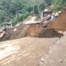 Tanah Longsor Putus Akses Jalan Trans Sulawesi Palopo-Toraja