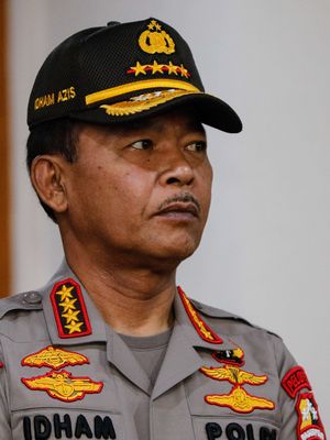 Kapolri, Jenderal Polisi Idham Azis saat pelepasan tim evakuasi warga negara Indonesia yang bekerja di kapal Diamond Princess di Bandara Soekarno Hatta, Tangerang, Banten, Jumat (28/2/2020). Pemerintah mengevakuasi 68 WNI di Kapal Diamond Princess yang kini berada di Yokohama, Jepang, terkait merebaknya virus corona .