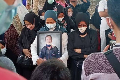 Isak Tangis Iringi Pemakaman Billy, Korban Penembakan KKB di Papua, Keluarga Menyangka Akan Pulang
