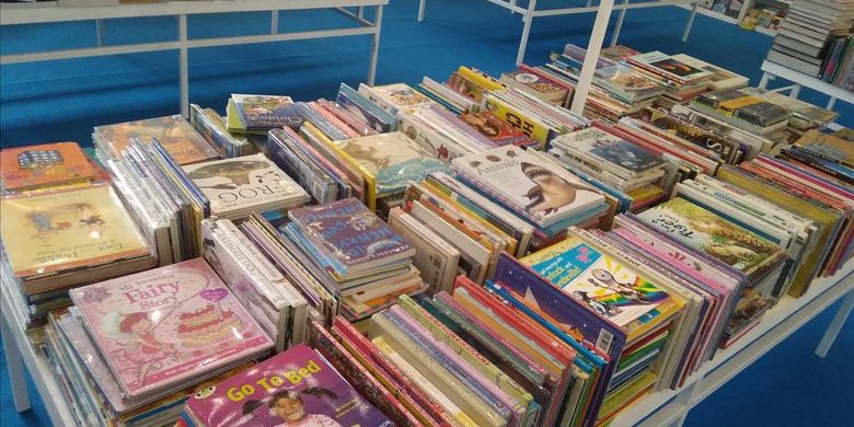 Pameran Buku dan perlengkapan sekolah di Gramedia Back to School Mall Taman Anggrek, Senin (3/6/2019).