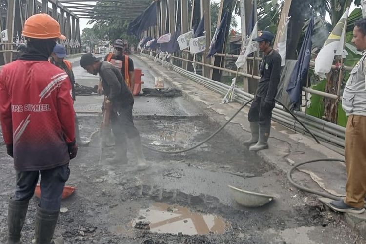 Akses jalan menuju arah Bantargebang melalui jembatan Cipendawa ditutup sementara karena adanya perbaikan selama kurang lebih satu bulan. Perbaikan itu dilakukan setelah adanya insiden pencurian baut yang membuat jalan amblas.