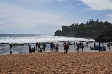 Kawasan Wisata Pantai Gunungkidul Diserbu Turis Saat Libur Imlek 2022