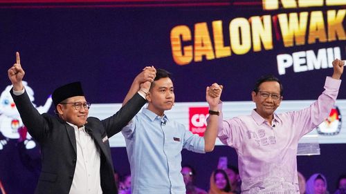 Para Cawapres Siapkan Diri Berdebat...